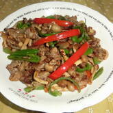 牛肉とキノコのソース炒め