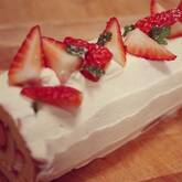 イチゴのブッシュドノエル
