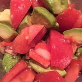 アボカドとトマトのサラダ