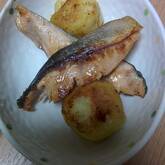 鮭のガーリックバター焼