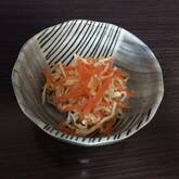 ニンジンのゴマ風味酢の物