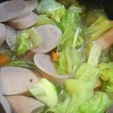 キャベツとソーセージのスープ