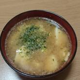 くずし豆腐のゴマみそ汁