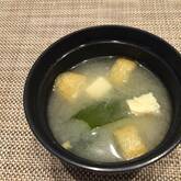 豆腐とワカメのみそ汁
