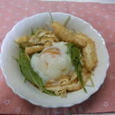 水菜と温泉卵のサラダ