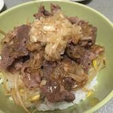 牛タンのレモンネギダレ丼