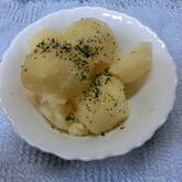 シンプルがおいしい！バター風味の粉ふきいも