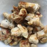 こんがり鶏肉の黒コショウ焼き