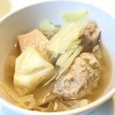 優しい味わい！ショウガ香る肉団子のたっぷりキャベツ煮
