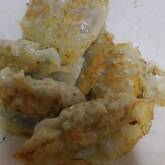 野菜たっぷり春キャベツの手作り焼き餃子