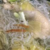 鶏と梅の春雨スープ