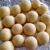 卵と白玉粉で作る黒ゴマのポンデケージョ