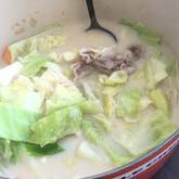 キャベツとベーコンの豆乳汁
