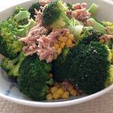 電子レンジで ブロッコリーとコーンのサラダ