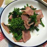 子どもも喜ぶ！菜の花とベーコンのニンニク炒め