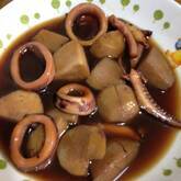 イカ缶と冷凍里芋の煮物