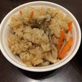 キノコのうまみたっぷり！マイタケの炊き込みご飯