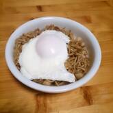 目玉焼きのせ焼きそば