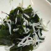 海藻とシラスの酢の物