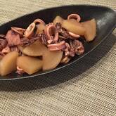 おふくろの味！しみしみ大根とやわらかイカの煮物