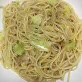 キャベツとコンビーフのパスタ