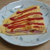 ソーセージ入りペタンコ卵焼き