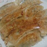 野菜たっぷり春キャベツの手作り焼き餃子