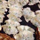 野菜たっぷり春キャベツの手作り焼き餃子