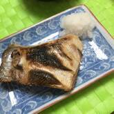 シンプルなおいしさ！ブリカマの塩焼き