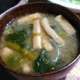ホウレン草と新玉ネギのみそ汁