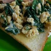 ホウレン草エッグトースト