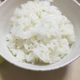 炊飯器でごはんを炊く