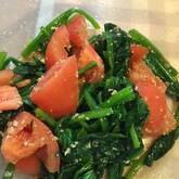 プチトマトとホウレン草のゴマ汚し