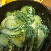 キュウリのヨーグルトサラダ