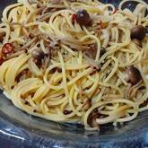キノコとアンチョビのパスタ