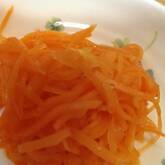 ニンジンせん切りサラダ