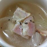 新玉ねぎのスープ 丸ごと使ってコクたっぷり by近藤 瞳さん