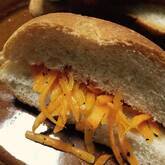 ニンジンのクミン炒め風サンドイッチ