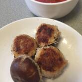 シイタケの肉詰めチーズ焼き