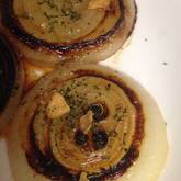 焼き肉のタレで簡単絶品！玉ネギのガーリックステーキ