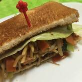 焼きそばサンド