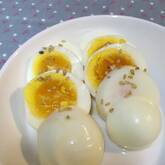 ゆで卵のゴマ油がけ