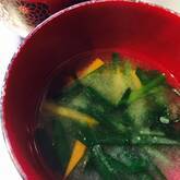 ニラとニンジンのみそ汁