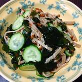 キュウリとエノキの酢の物