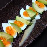 塩麹卵とアボカドのサラダ