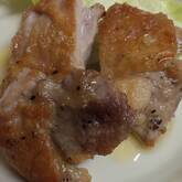 こんがり鶏肉の黒コショウ焼き