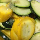 やみつき食感！ニンニク香るズッキーニのナムル