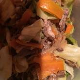 牛肉と野菜のソース炒め