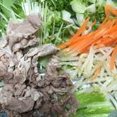 牛肉の冷しゃぶサラダ仕立て