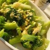 ブロッコリーのゴマみそ和え